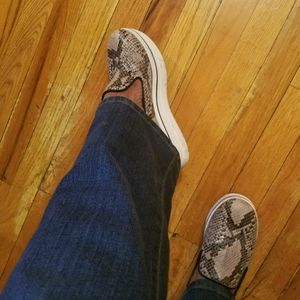 Shoe